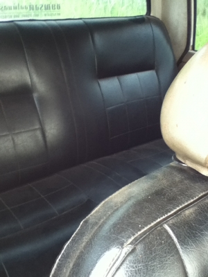 toyota hilux ln 40 4 ประตู