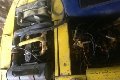 KOBELCO MARK III SK-120 รถบอดี้สวยพร้อมใช้งานได้เลยครับ เครื่องเดิมปั๊มเดิมแห้งดีแรงดีไม่มีเยิ้ม ภายในเก๋งสะอาดอุปกรณ์ภายในครบพร้อม ภายนอกบูมอาร์มสวยไม่มีปะไม่มีดาม เอวแน่นดี ช่วงล่างเต็มดีโรลเลอร์ โซ่บูทใบแทรกหนาดีประมาณ 70\% พร้อมทำงานได้เลย เอกสารสัญญาซ