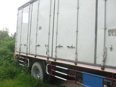 ขาย Deca Uro 2 ปี 48 หกล้อตู้สิบบานยาว 7.2 m สวยมาก โทร 088-4501277 ขาย Deca Uro 2 ปี 48 หกล้อตู้สิบบานยาว 7.2 m สวยมาก โทร 088-4501277