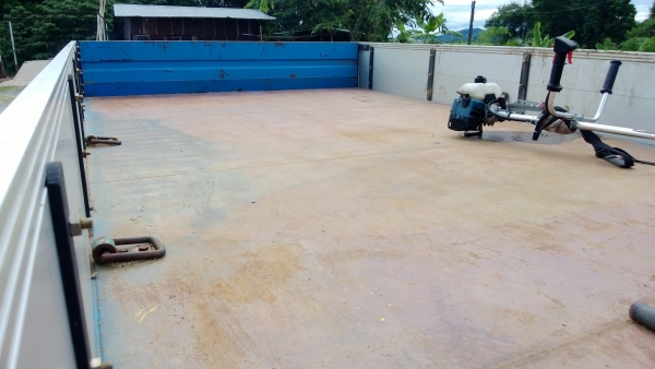 รถบรรทุกพร้อมเครรน