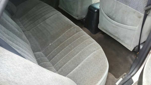 HYUNDAI SONATA GLXi 2.0 MT ปี 97 รถสวยสีสันบางเดิมๆทั้งคัน เครื่องแห้งแรงดีไม่มีเยิ้ม ติดตั้งแก๊ส LPG ลงเล่มแล้วประหยัดมากๆ ภายในเก๋งคอนโซลสวยครบหรูดี CD MP3 แอร์เย็น พ.เพาเวอร์ ก.ไฟฟ้า ช่วงล่างแน่นหนึบ ยางสภาพดี 4 เส้นประมาณ 70\% พร้อมใช้งาน เอกสารทะเบียน