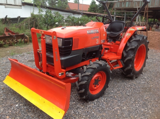 ปัญญาแทรคเตอร์มาแล้ว...จัดมาให้ครับ คูโบต้า L3408 พร้อมใบมีดตราช้าง เล่มทะเบียนพร้อม