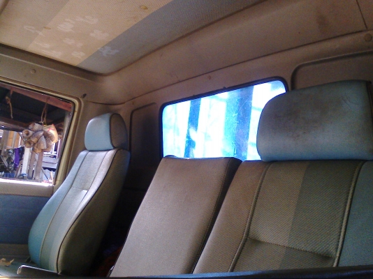 HINO FC2W 120 WO4D รุ่นซูเปอร์เสี่ย fหน้า หลัง ปี37 พร้อมคอกอย่างงาม ยาว 5.5 เมตร ภาษี57