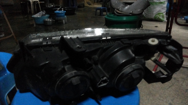 ไฟหน้านิลสันนีโอตัวแรก