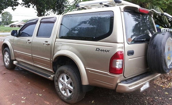 ISUZU D-MAX CAB4 RODEO LS 3.0 MT 4WD ปี 2003 รถสวยจัดพร้อมใช้งาน กระบะติดตั้งหลังคาแคร์รี่บอยครบพร้อมสภาพสวย เครื่องแน่นแรงดี ภายในเก๋งสวยครบพร้อม CD MP3 แอร์ พ.เพาเวอร์ ก.ไฟฟ้า กระจกมองข้างปรับไฟฟ้า บันไดข้าง ช่วงล่างยางสภาพดี 70\% พร้อมใช้งาน เอกสารทะเบี