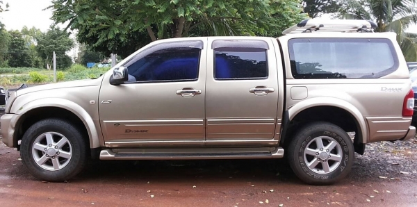 ISUZU D-MAX CAB4 RODEO LS 3.0 MT 4WD ปี 2003 รถสวยจัดพร้อมใช้งาน กระบะติดตั้งหลังคาแคร์รี่บอยครบพร้อมสภาพสวย เครื่องแน่นแรงดี ภายในเก๋งสวยครบพร้อม CD MP3 แอร์ พ.เพาเวอร์ ก.ไฟฟ้า กระจกมองข้างปรับไฟฟ้า บันไดข้าง ช่วงล่างยางสภาพดี 70\% พร้อมใช้งาน เอกสารทะเบี