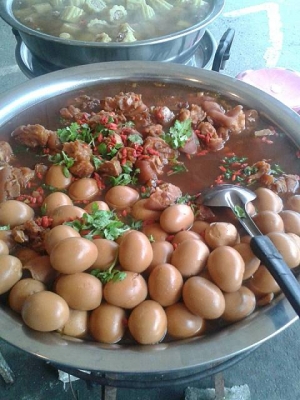 ร้านแกงป้านัน วัดศาลเจ้าปทุมธานีครับ อร่อยแบบไทยแท้ ราคาไม่เเพง