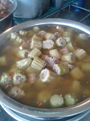 ร้านแกงป้านัน วัดศาลเจ้าปทุมธานีครับ อร่อยแบบไทยแท้ ราคาไม่เเพง