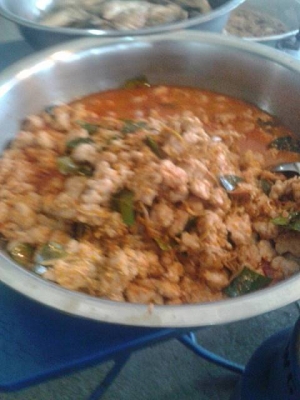 ร้านแกงป้านัน วัดศาลเจ้าปทุมธานีครับ อร่อยแบบไทยแท้ ราคาไม่เเพง