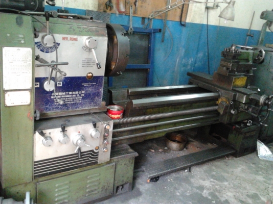 ขายเครื่องกลึง 8 ฟุตรู 3 นิ้ว