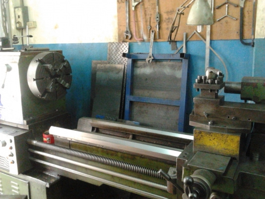 ขายเครื่องกลึง 8 ฟุตรู 3 นิ้ว