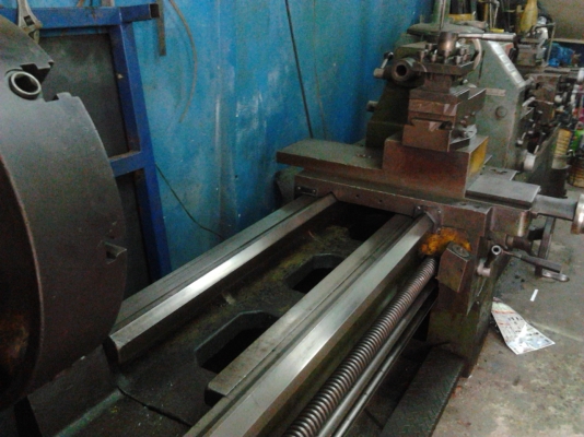 ขายเครื่องกลึง 8 ฟุตรู 3 นิ้ว