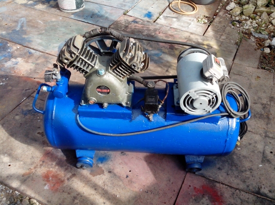 ปั๊มลมSWANสองสูบมือสอง รุ่น SVP-201 มอเตอร์ 1 แรง 220 V. ใช้ไฟบ้าน ความจุ 85 ลิตร