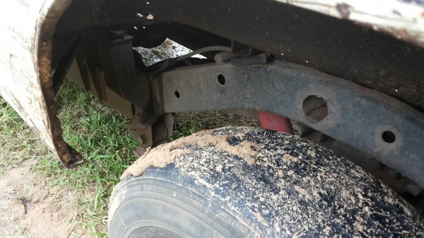 ISUZU TFR มังกรทอง SPARK EX 2.5 MT ปี 32 เครื่อง 87 HP แรงดีแห้งดีพร้อมใช้งาน รถไม่มีชนหนัก ภายในคอนโซลอยู่ครบ พวงมาลัยเพาเวอร์ กระบะสวยดีพื้นกับฝาข้างไม่ผุ ช่วงล่างคัชซีไม่มีผุไม่มีดาม ยางสภาพดี 60\% พร้อมใช้งาน เอกสารทะเบียนครบพร้อมโอน ราคาต่อรองได้ครับ