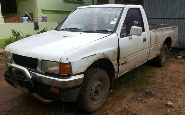 ISUZU TFR มังกรทอง SPARK EX 2.5 MT ปี 32 เครื่อง 87 HP แรงดีแห้งดีพร้อมใช้งาน รถไม่มีชนหนัก ภายในคอนโซลอยู่ครบ พวงมาลัยเพาเวอร์ กระบะสวยดีพื้นกับฝาข้างไม่ผุ ช่วงล่างคัชซีไม่มีผุไม่มีดาม ยางสภาพดี 60\% พร้อมใช้งาน เอกสารทะเบียนครบพร้อมโอน ราคาต่อรองได้ครับ