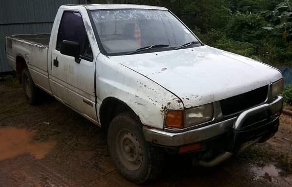 ISUZU TFR มังกรทอง SPARK EX 2.5 MT ปี 32 เครื่อง 87 HP แรงดีแห้งดีพร้อมใช้งาน รถไม่มีชนหนัก ภายในคอนโซลอยู่ครบ พวงมาลัยเพาเวอร์ กระบะสวยดีพื้นกับฝาข้างไม่ผุ ช่วงล่างคัชซีไม่มีผุไม่มีดาม ยางสภาพดี 60\% พร้อมใช้งาน เอกสารทะเบียนครบพร้อมโอน ราคาต่อรองได้ครับ