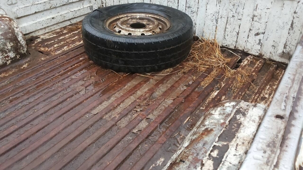 ISUZU TFR มังกรทอง SPARK EX 2.5 MT ปี 32 เครื่อง 87 HP แรงดีแห้งดีพร้อมใช้งาน รถไม่มีชนหนัก ภายในคอนโซลอยู่ครบ พวงมาลัยเพาเวอร์ กระบะสวยดีพื้นกับฝาข้างไม่ผุ ช่วงล่างคัชซีไม่มีผุไม่มีดาม ยางสภาพดี 60\% พร้อมใช้งาน เอกสารทะเบียนครบพร้อมโอน ราคาต่อรองได้ครับ