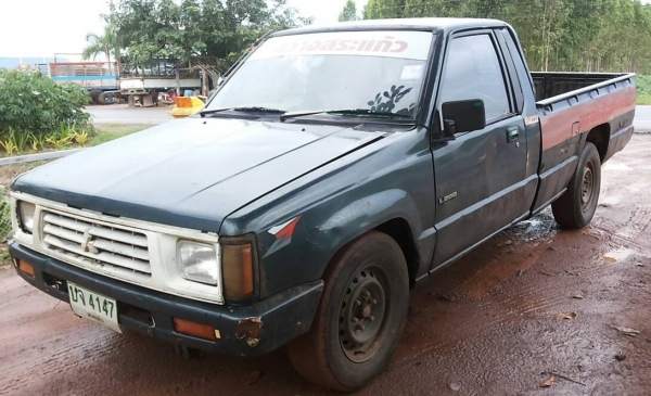 MITSUBISHI L200 CYCLONE 2.5 MT ปี 38 รถสวยสภาพดีพร้อมใช้งาน เครื่องแห้งแรงดีควันไม่ขาว ภายในคอนโซลครบพร้อม พวงมาลัยธรรมดา กระบะพื้นกับฝาข้างไม่ผุ ช่วงล่างคัชซีไม่ผุไม่ดาม ยางสภาพดี 4 เส้นประมาณ 70\% พร้อมใช้งาน เอกสารทะเบียนครบพร้อม ราคาต่อรองได้ครับ