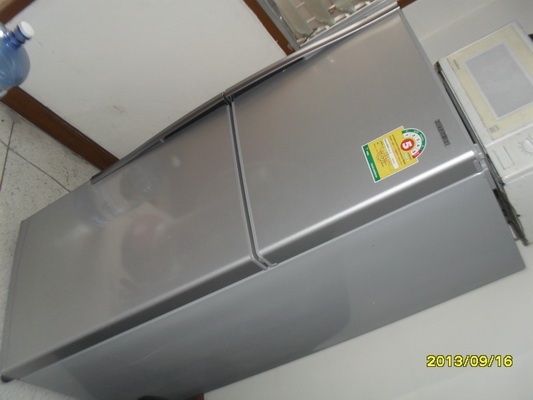 ขายตู้เย็น HITACHI 2 ประตู 6.7 คิวบิกฟุต