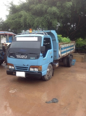 ขาย Isuzu NKR 110 หกล้อดัมพ์ สวยพร้อมใช้ โทร 088-4501277