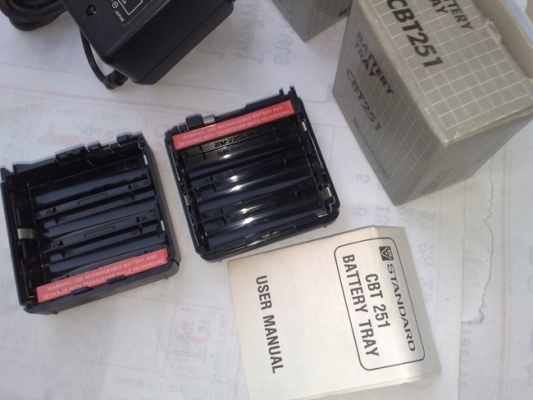 ขายstandard c-150 สถาพพร้อมใช้งานรับส่งปกติ H-5-7 วัตต์,M-3วัตต์,L-1วัตต์ ทุกปุ่มใช้งานได้ปกติ สิ่งที่จะได้ 1.ตัวเครื่อง 2.เสายาง1ต้น 3.สายคล้องมือ 4.เซฟเวอร์ 12 โวลล์ 5.กล่องราง 6 ก้อนของใหม่ 6.อดัมเตอร์ชาร์ทไฟของใหม่ ถ้าไม่ต่อแถมซองหนังของใหม่ ขายในราคา