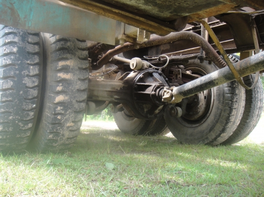 สิบล้อหน้ายาวบรรทุกรถเกี่ยวข้าว เครื่อง EH700 สภาพพร้อมใช้