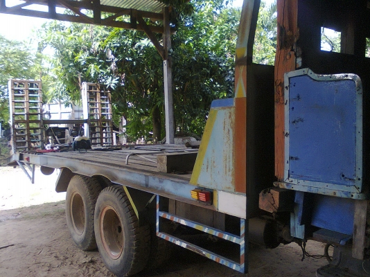 สิบล้อหน้ายาวบรรทุกรถเกี่ยวข้าว เครื่อง EH700 สภาพพร้อมใช้