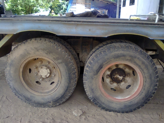 สิบล้อหน้ายาวบรรทุกรถเกี่ยวข้าว เครื่อง EH700 สภาพพร้อมใช้