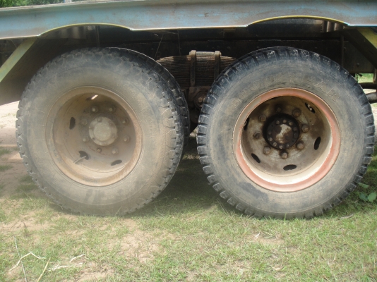 สิบล้อหน้ายาวบรรทุกรถเกี่ยวข้าว เครื่อง EH700 สภาพพร้อมใช้