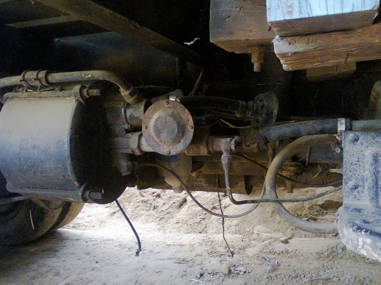 สิบล้อหน้ายาวบรรทุกรถเกี่ยวข้าว เครื่อง EH700 สภาพพร้อมใช้