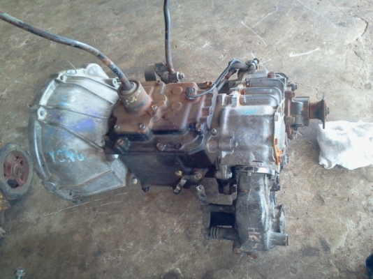 เกียร์4wdแลนด์คลุยเซอร์4เกียร์มีช่องptoเก่าญี่ปุ่น