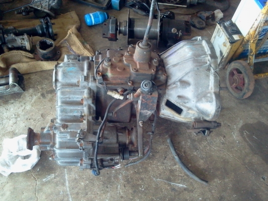 เกียร์4wdแลนด์คลุยเซอร์4เกียร์มีช่องptoเก่าญี่ปุ่น