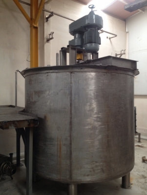 ขายถังสแตนเลส(เกรด 316) พร้อมใบกวน ขนาด 5,300ลิตร มอเตอร์ขับ ของเยอร์มัน พร้อมใช้งาน