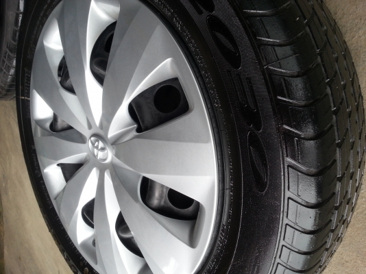 ขายล้อกระทะพร้อมยาง ถอดจากวิออส2013 ป้ายแดง วิ่งยังไม่ถึง100โล ขายล้อกระทะพร้อมยาง ถอดจากวิออส2013 ป้ายแดง วิ่งยังไม่ถึง100โล