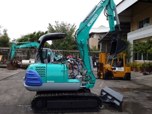 ขาย รถขุด KOBELCO  รุ่น SK035 มือสองญี่ปุ่น