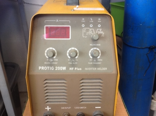 ขายเครื่องเชื่อม tig pulse 200 am 2 ระบบ ไฟแรงมีระบบหรี่ไฟ พร้อมถังแก๊ส