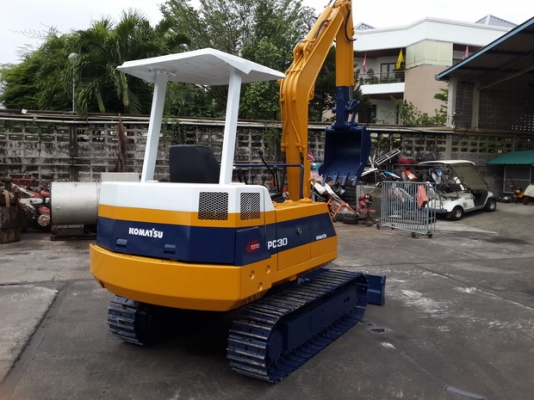 ขาย รถขุด KOMATSU รุ่น PC30-6- มือสองญี่ปุ่น