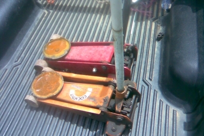 แม่แรงตะเข้ 3 ตันใช้งานปกติครับแน่นครับคันโยกพร้อมใช้ ขนาด 3  ตันครับราคานี้สุดคุ้มครับ  มี  2  ตัวครับตัวละ 2500  บาทครับ