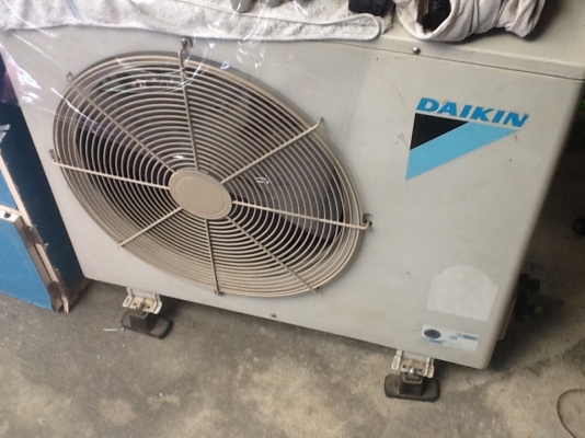 ขายแอร์ ไดกิ้น 18000 btu ใช้งานได้ปกติ  2900 บาท