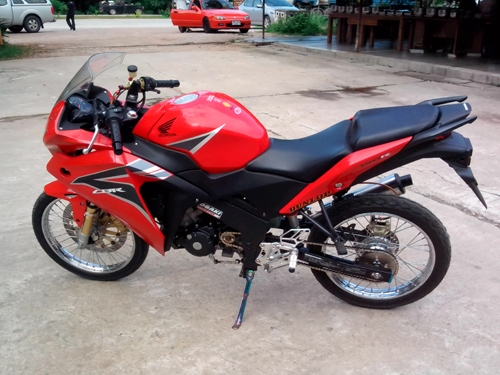 ขาย  มอเตอร์ไซด์ Honda CBR150R