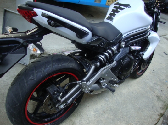 ขาย ER6n abs ปี 2012 (สีขาว) วิ่ง 8000 กก ดาว์ 55,000.- ออกรถได้เลย ขาย ER6n abs ปี 2012 (สีขาว) วิ่ง 8000 กก ดาว์ 55,000.- ออกรถได้เลย