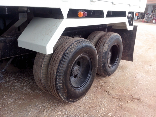 ขายบรรทุกสิบล้อดั๊ม