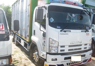 ขายหัวตึก 210 Uro3 ตู้สิบบานหกล้อ สวยมาก โทร 088-4501277