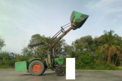 ขายรถไถ ยี่ห้อด้อย เครื่อง 4 สูบ เปลียงเป็นรถไถตักข้าวสาร โทร 088-4501277