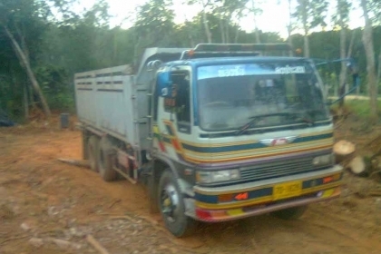 10ล้อดั้ม HINO FM3M ปี38 ดั้มกระบะเหล็กข้างเรียบ รถวิ่งงานอยู่ 10ล้อดั้ม HINO FM3M ปี38 ดั้มกระบะเหล็กข้างเรียบ รถวิ่งงานอยู่