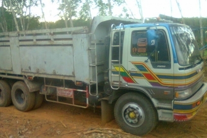 10ล้อดั้ม HINO FM3M ปี38 ดั้มกระบะเหล็กข้างเรียบ รถวิ่งงานอยู่