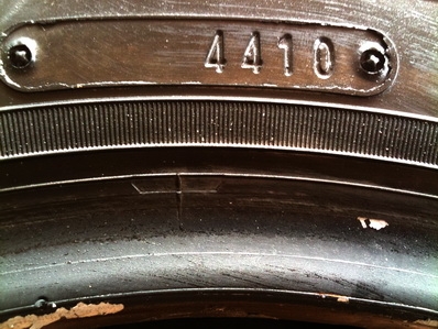 ยาง DUNLOP SP-10 ขนาด 175-65-14 ไม่เคยปะ สภาพดอกหนา ปี 10 ตจว ส่งได้ครับ ยาง DUNLOP SP-10 ขนาด 175-65-14 ไม่เคยปะ สภาพดอกหนา ปี 10 ตจว ส่งได้ครับ