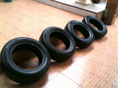 ยาง DUNLOP SP-10 ขนาด 175-65-14 ไม่เคยปะ สภาพดอกหนา ปี 10 ตจว ส่งได้ครับ