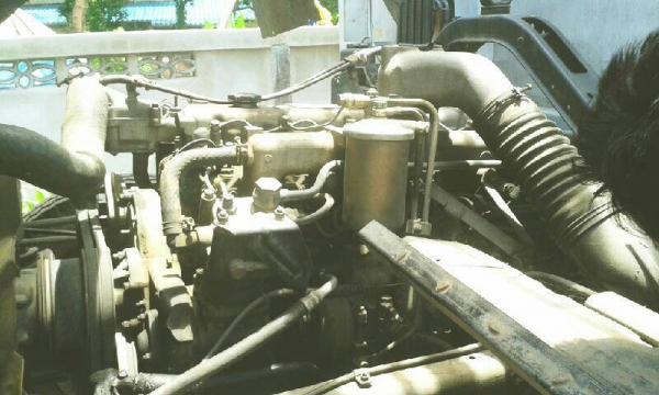 ขายรถสิบล้อUDเครื่อง175เพลาเดียวพื้นเรียบสภาพไหม่มากๆรถปี2544