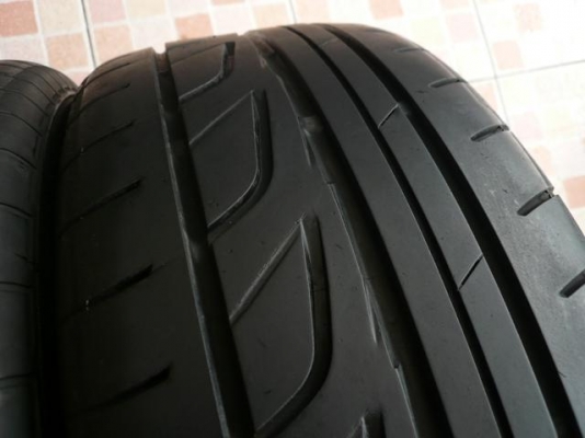 ขายยาง BRIDGESTONE RE001----195-50-15----ดอกแน่นๆ (1ชุด)